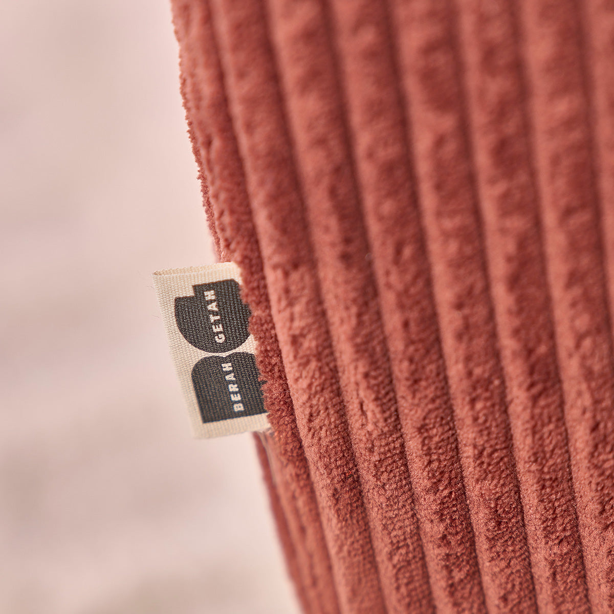 ALPHONSE - Divano diritto 3 posti in velluto a coste terracotta