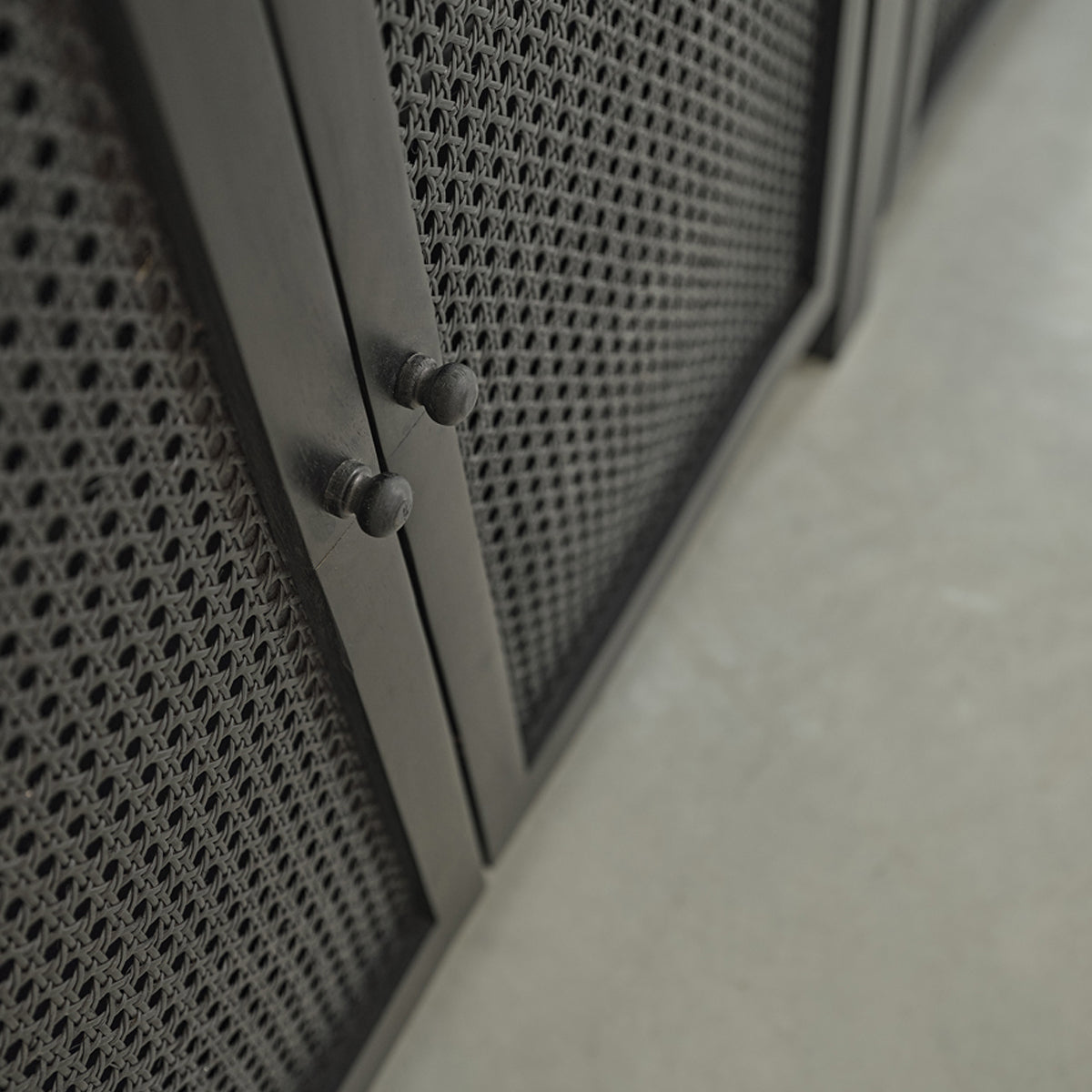 ZULMA - Credenza in mango massello e midollino nero 175 cm