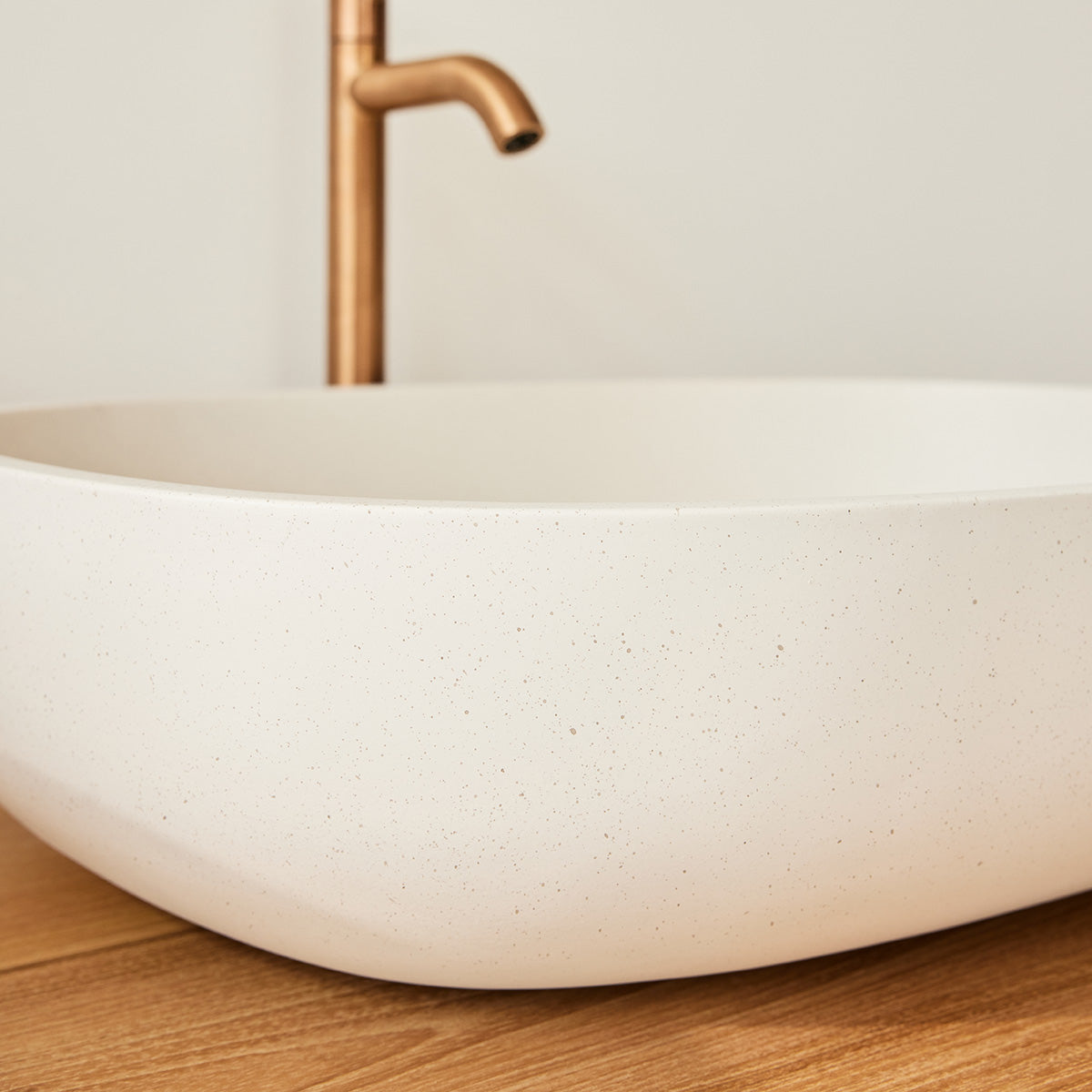LOTUS - Lavabo in cemento beige ovale 50 cm