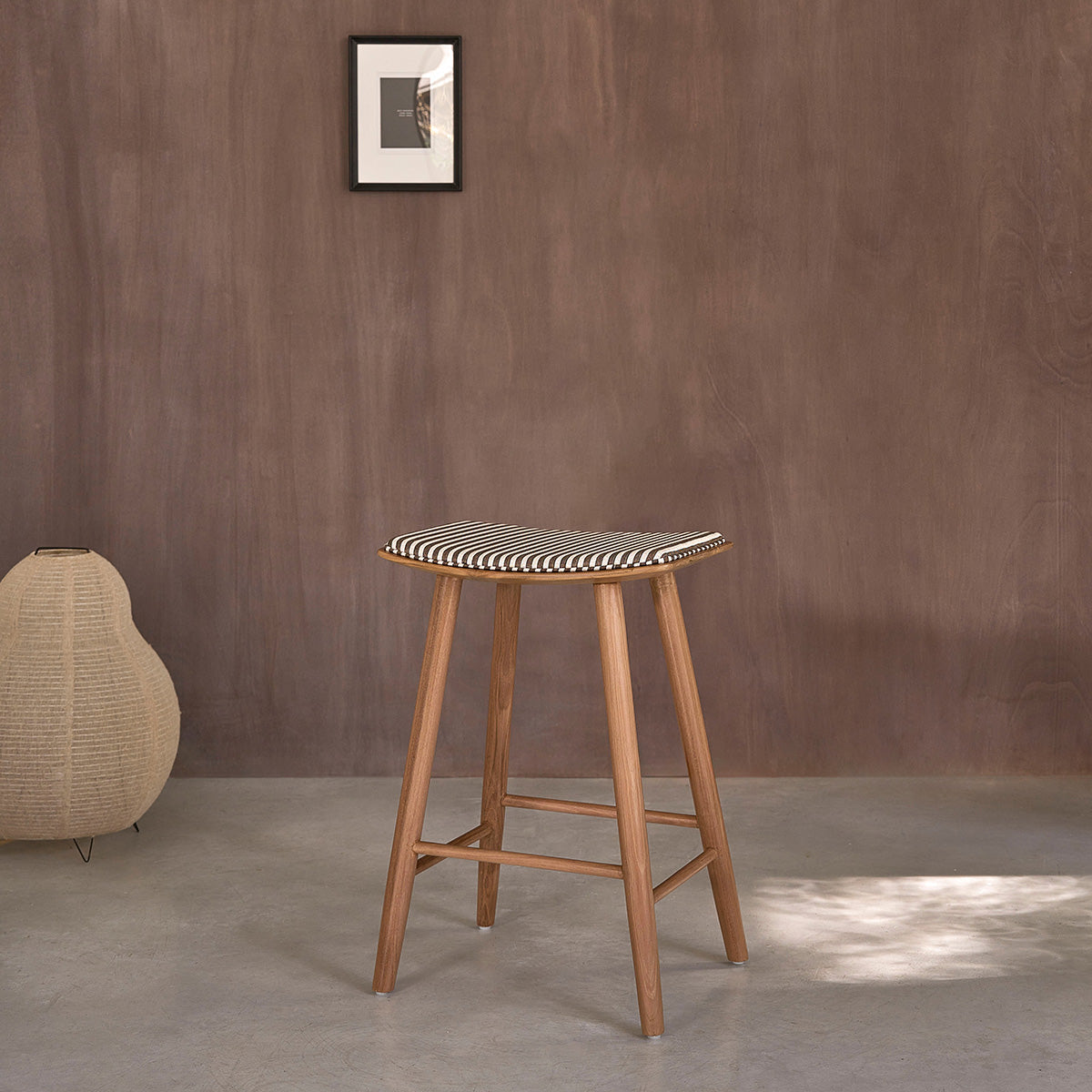 AMBRE - Sgabello in teak massello con seduta a righe 65 cm