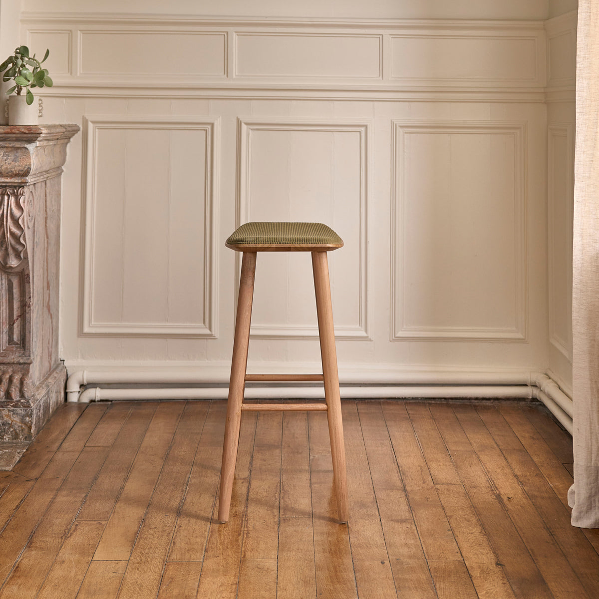 AMBRE - Sgabello da bar in teak massello con seduta in velluto a coste 75 cm