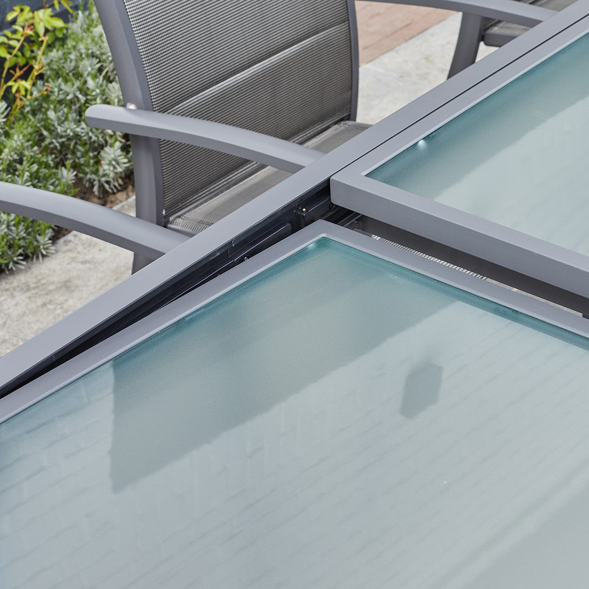 MODULO - Tavolo da giardino allungabile in alluminio grigio 8/12 pers.