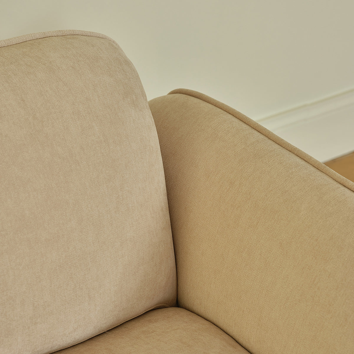 HECTOR - Divano lineare a 3 posti in velluto beige melange