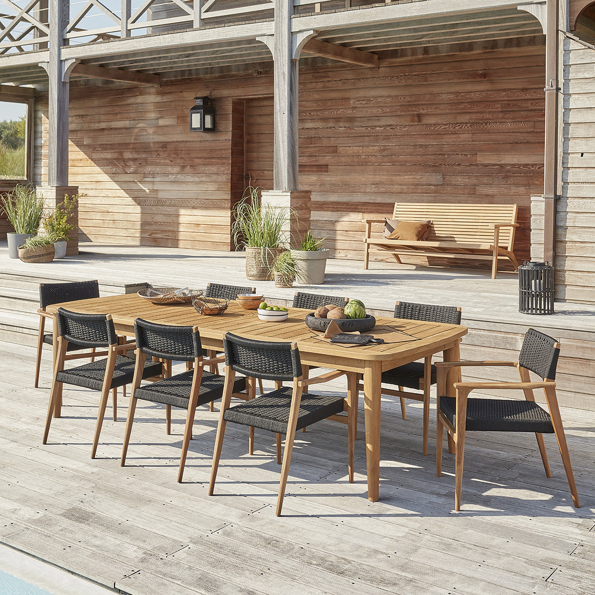 ESTHER - Set di mobili da giardino in teak riciclato nero con tavolo allungabile 8/10 pers.