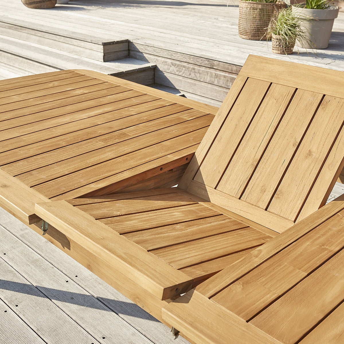 ESTHER - Set di mobili da giardino in teak riciclato nero con tavolo allungabile 8/10 pers.