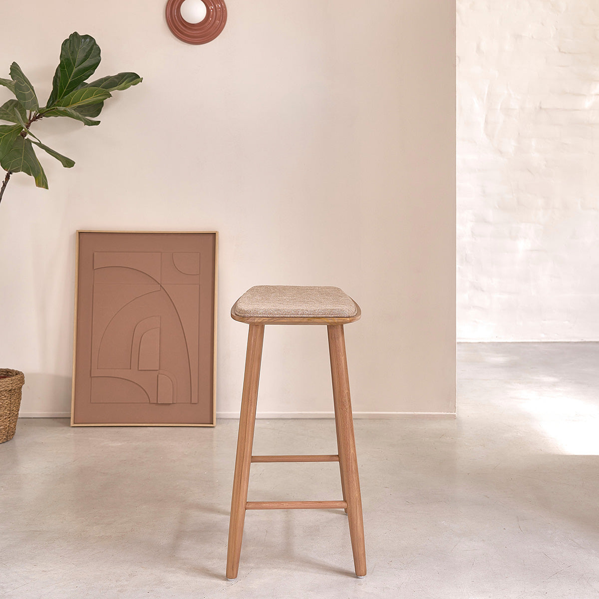 AMBRE - Sgabello in teak massello e velluto écru 65 cm