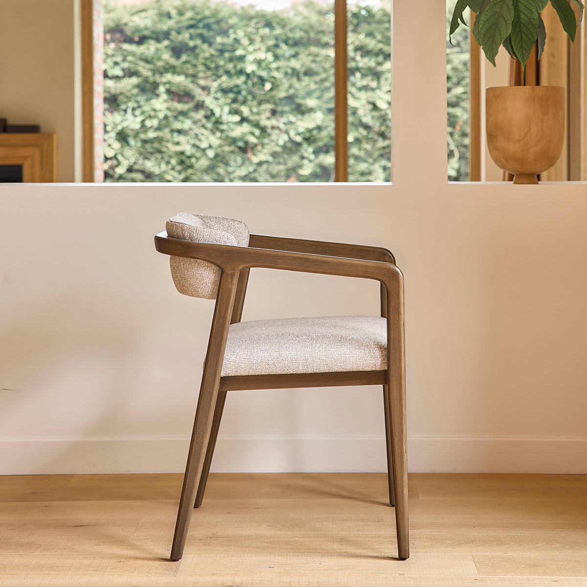 ÉLOI - Sedia in legno massello con tessuto beige screziato