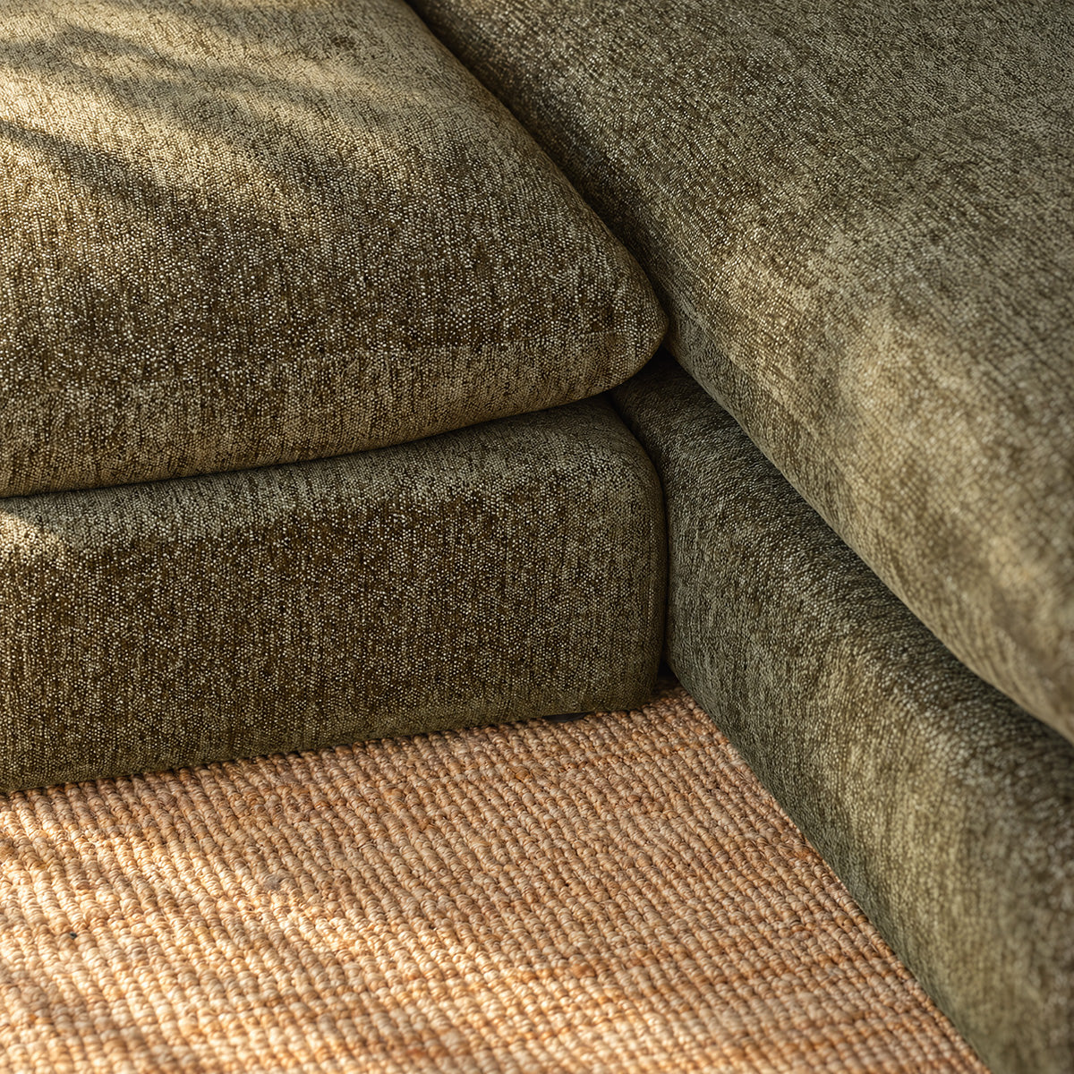 LEOPOLD - Divano componibile a 3 posti in tessuto chenille verde melange - chaise longue a destra