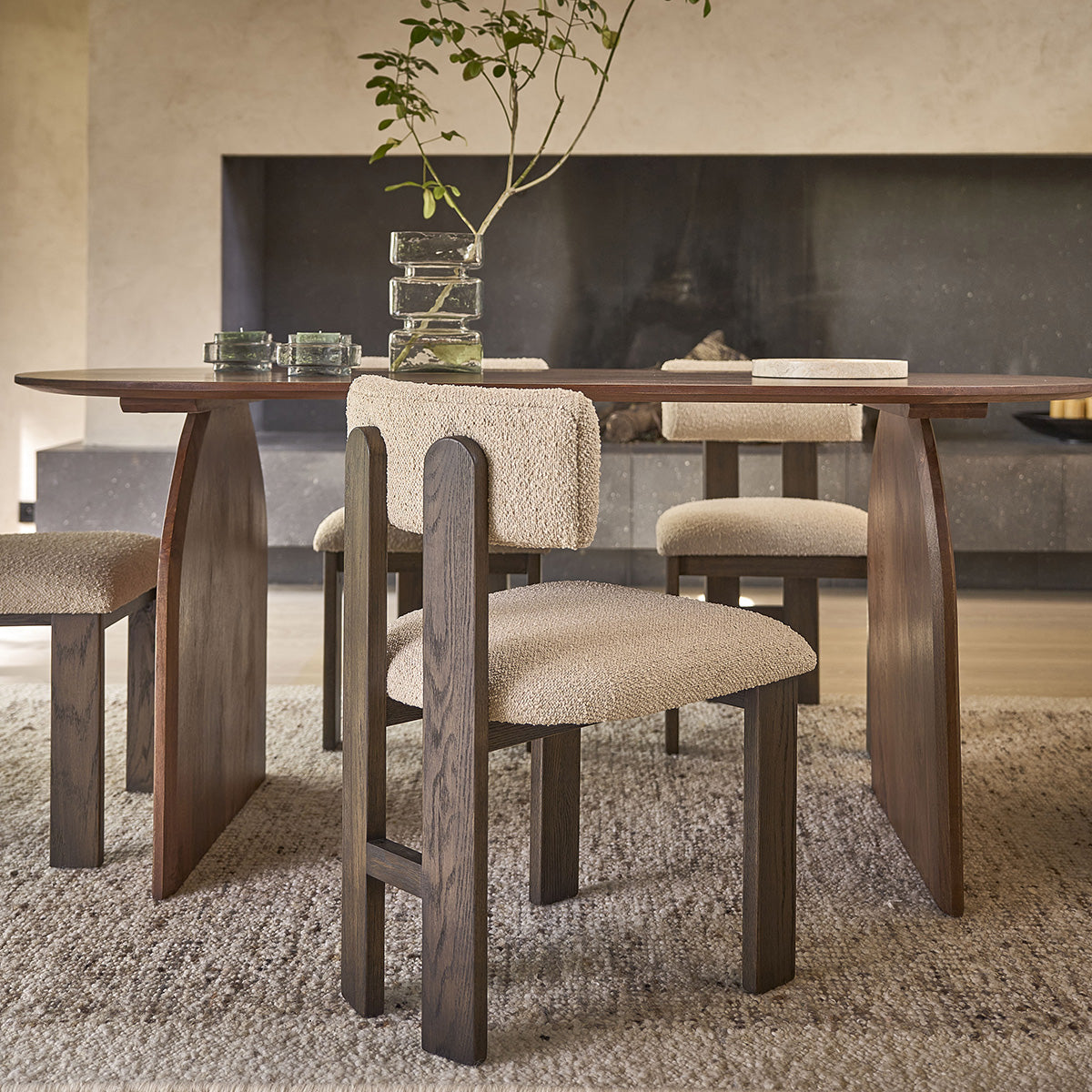 NOÉ - Set di 2 sedie in rovere marrone massello e tessuto bouclé beige