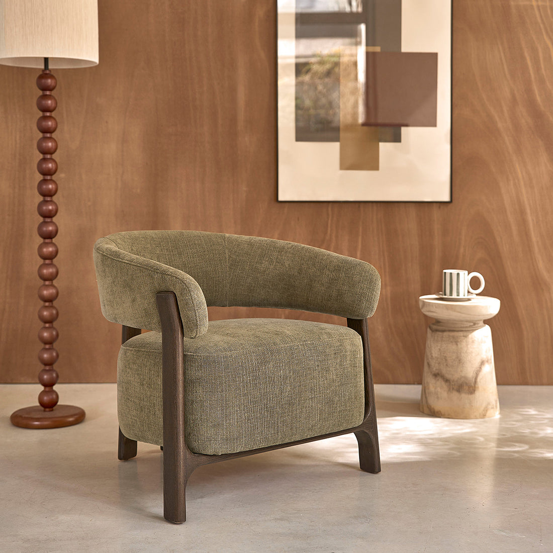 HENRI - Poltrona in rovere massello con finitura in noce e tessuto chenille kaki