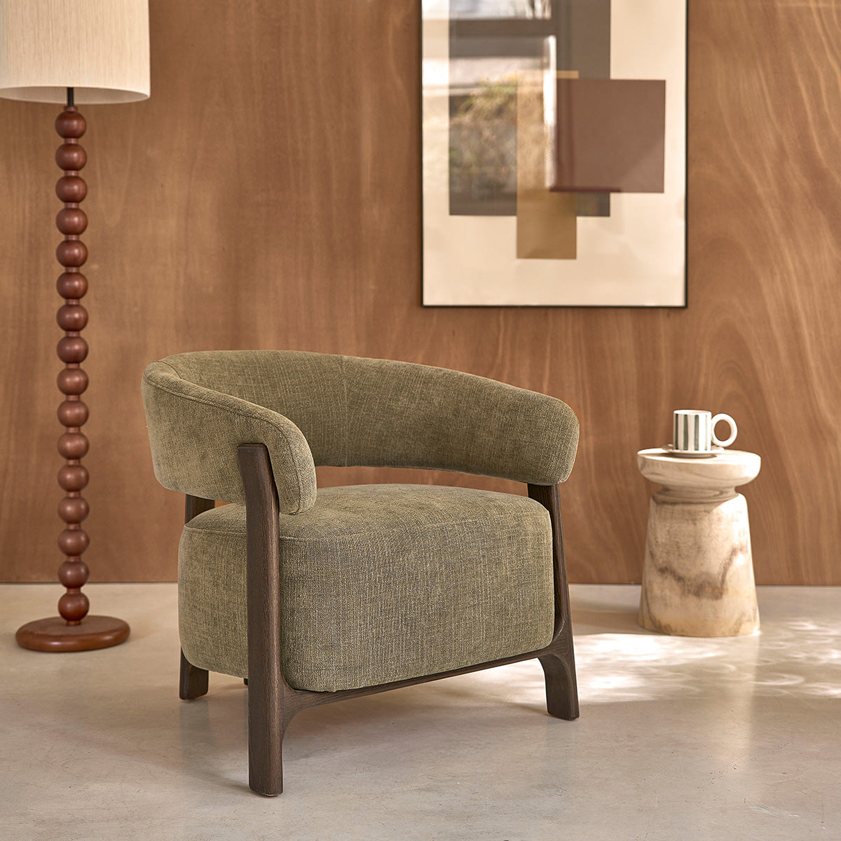 HENRI - Poltrona in rovere massello con finitura in noce e tessuto chenille kaki