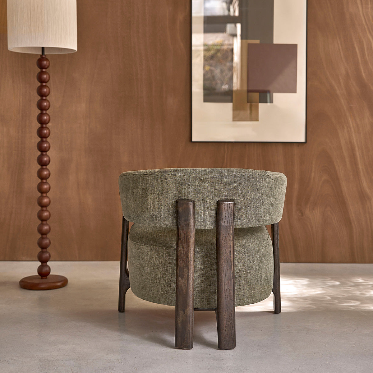 HENRI - Poltrona in rovere massello con finitura in noce e tessuto chenille kaki