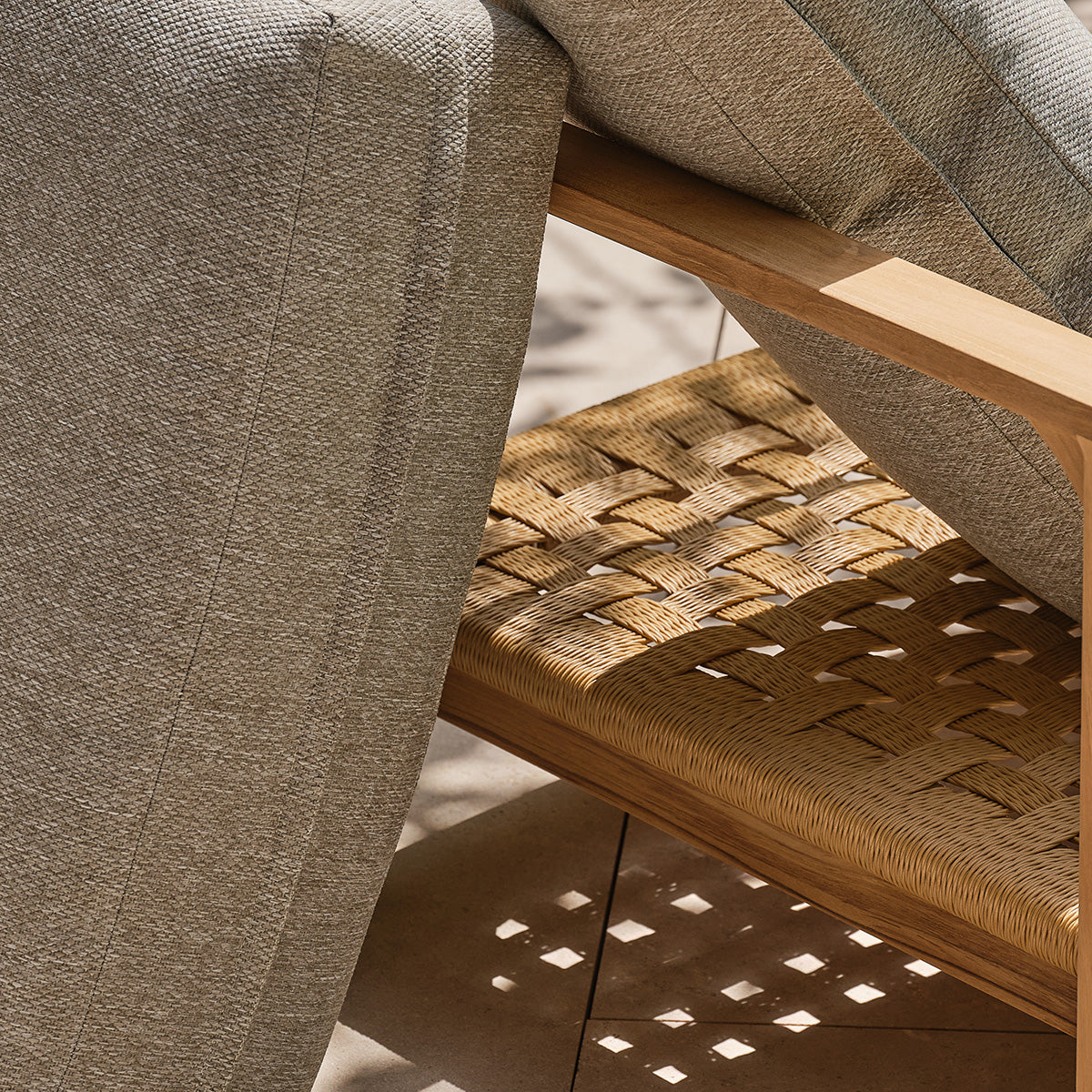 PIANA - Poltrona da giardino in teak massiccio con cuscini grigi melange