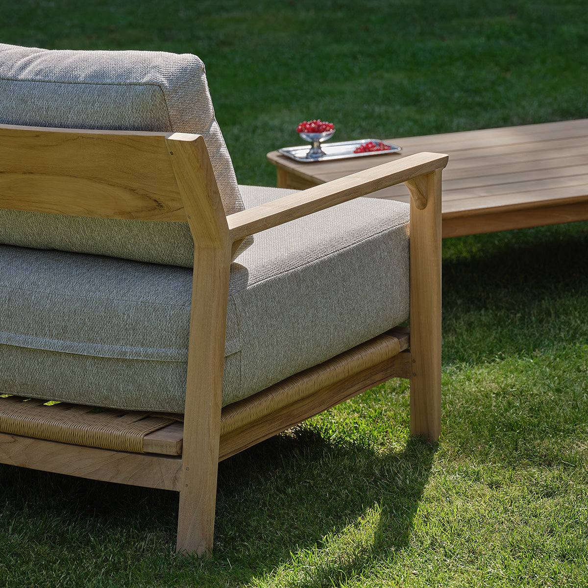 PIANA - Poltrona da giardino in teak massiccio con cuscini grigi melange
