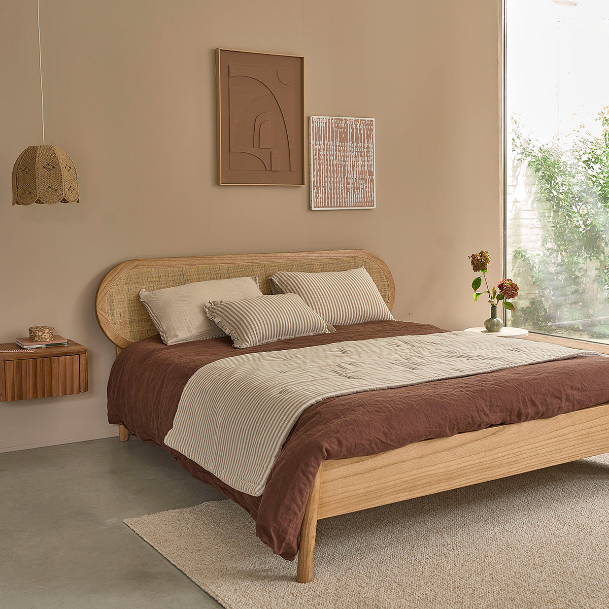 NINA - Letto in legno mindi massello e midollino da 160 cm