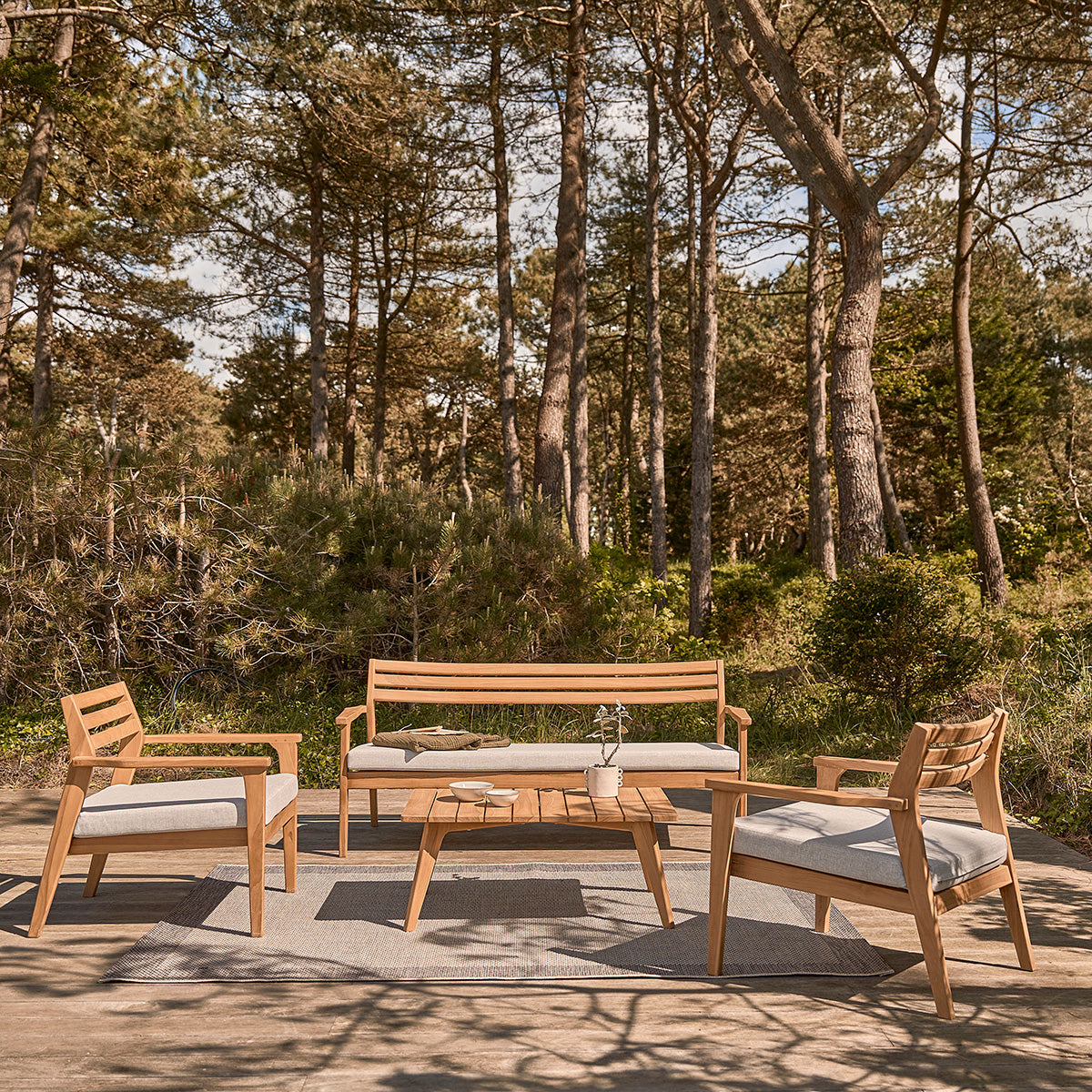 BARI - Set di mobili da giardino bassi in teak massello