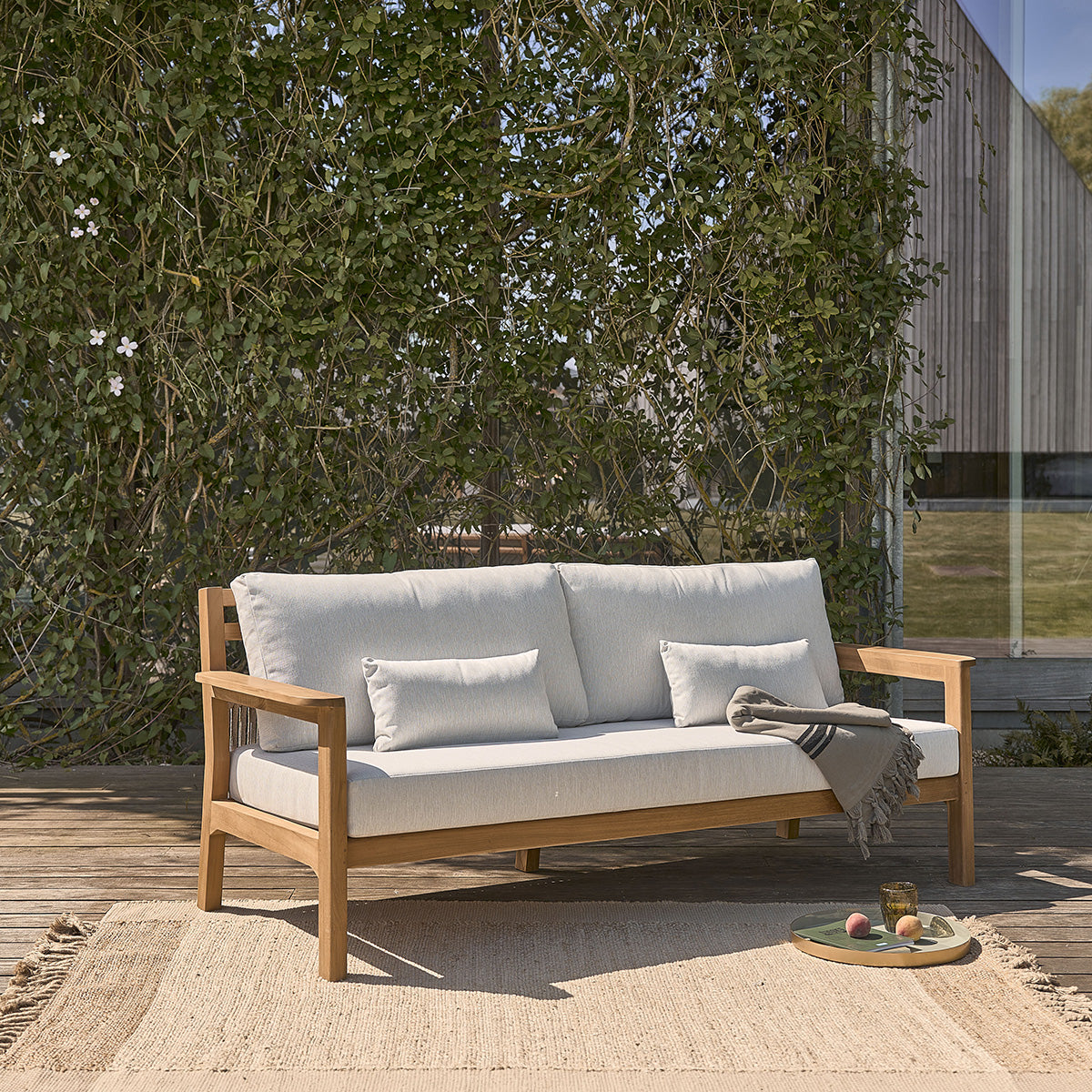 SDJ0005-salon_de_jardin_bas_en_teck_massif_avec_coussins-03.jpg