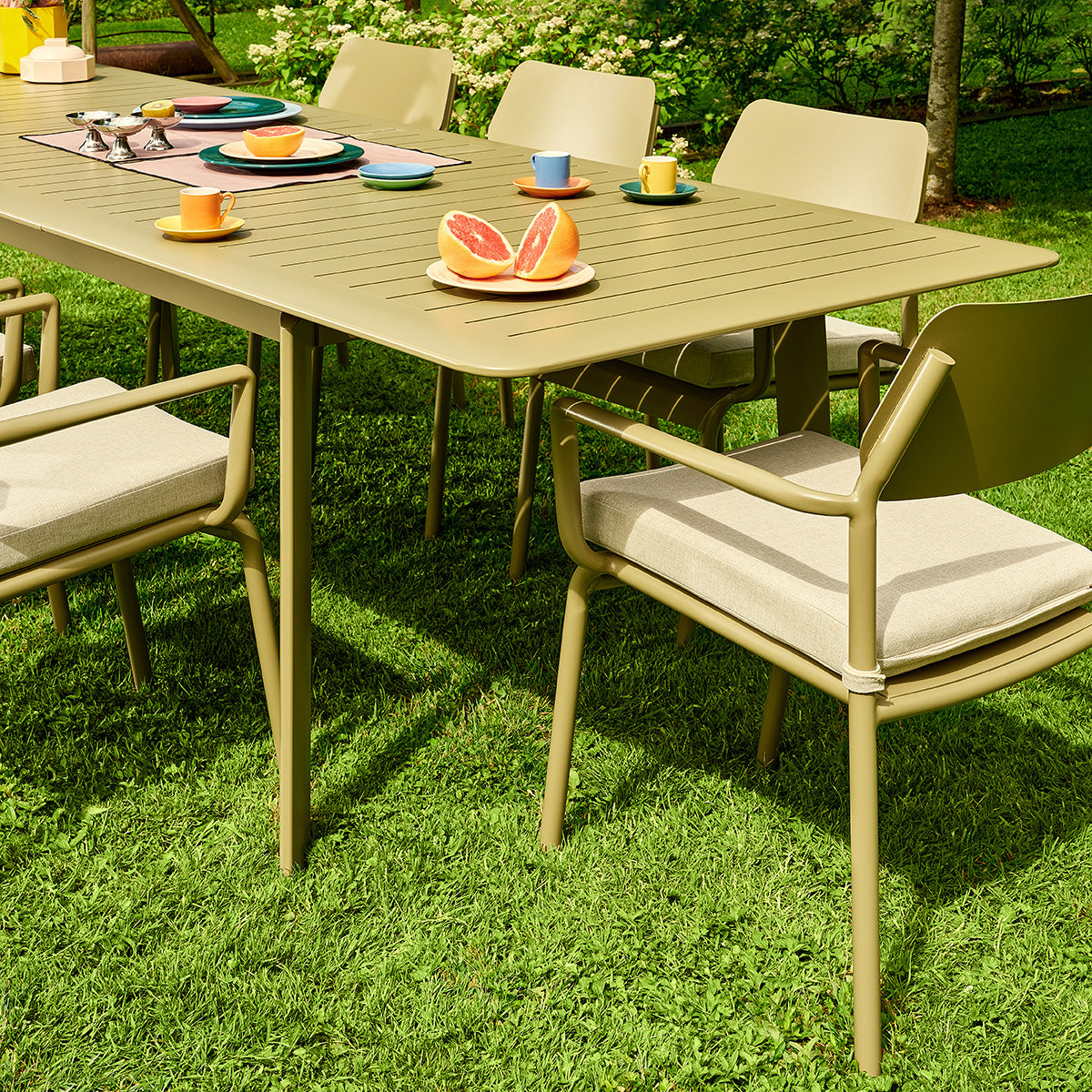 SARO - Set da giardino in alluminio allungabile, color kaki chiaro, per 6-10 persone