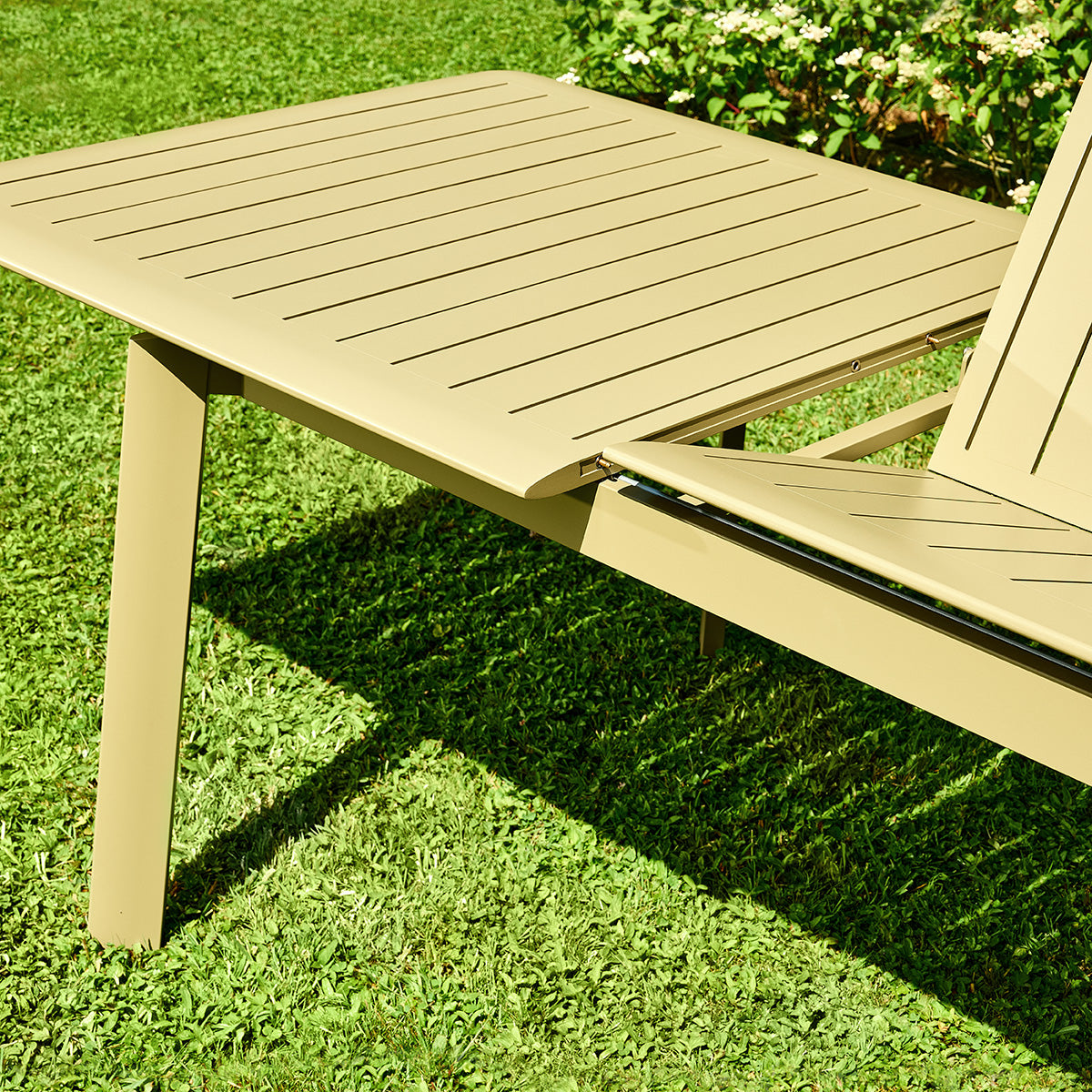 SARO - Set da giardino in alluminio allungabile, color kaki chiaro, per 6-10 persone