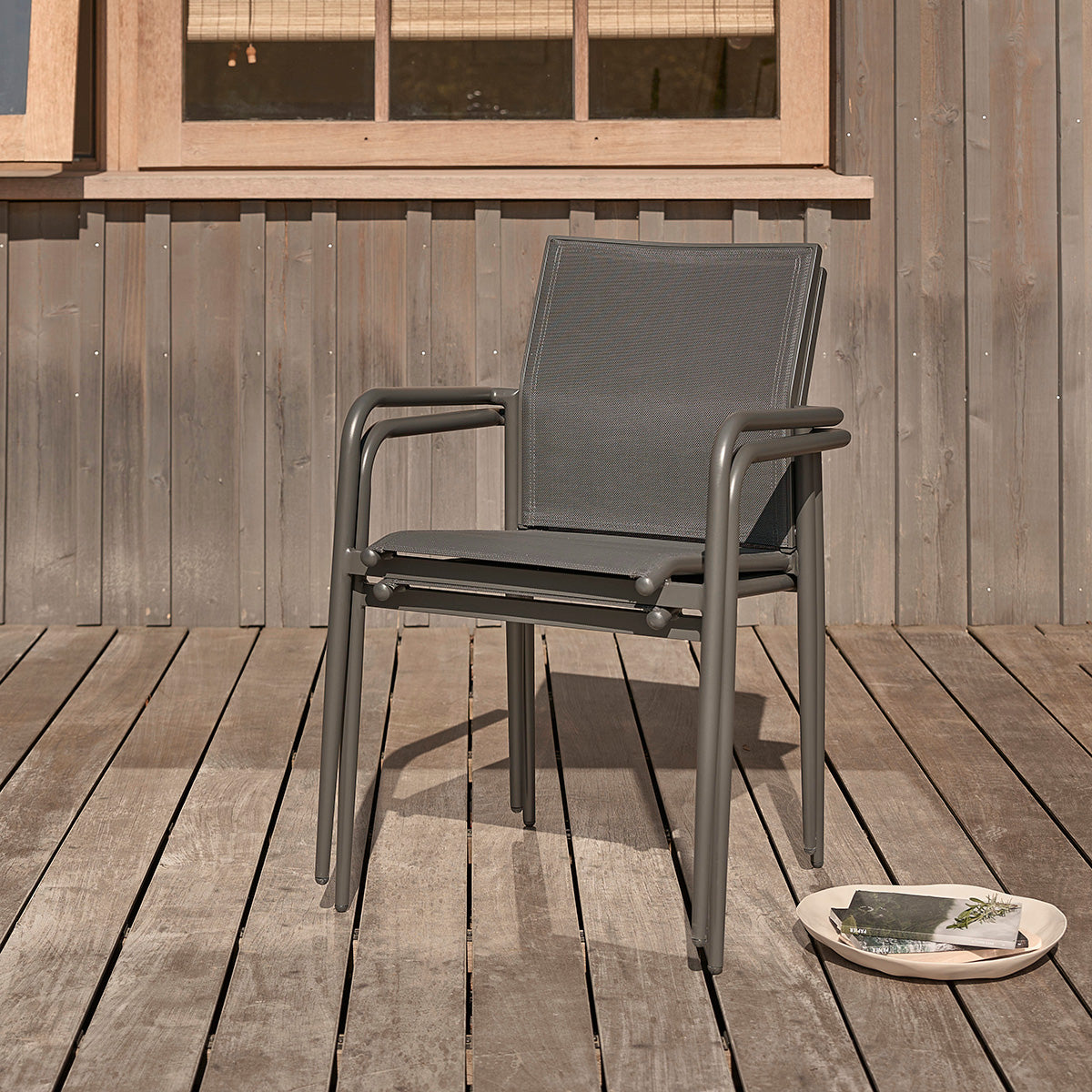 BASALT - Set da giardino in alluminio, vetro e textilene grigio, 6/10 persone.