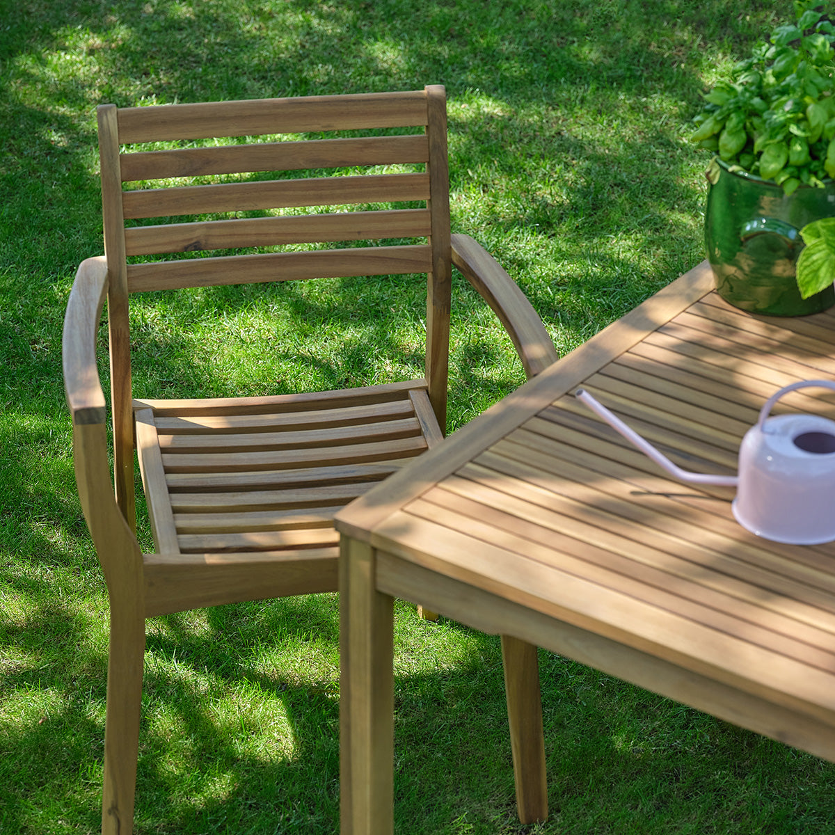 MILOS - Set da giardino in legno massello di acacia oliato, 4 posti.