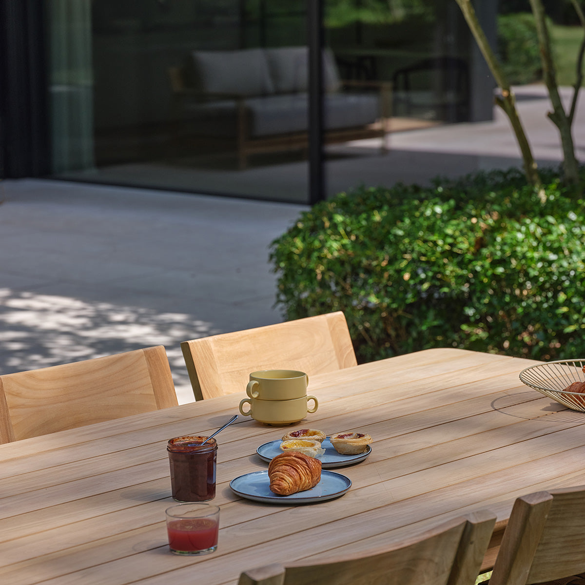 PIANA - Set da giardino in teak massiccio e rattan per 8 persone.