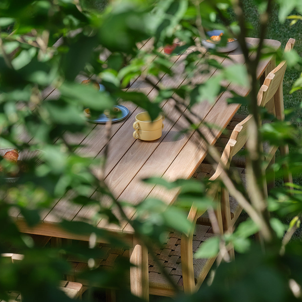 PIANA - Set da giardino in teak massiccio e rattan per 8 persone.