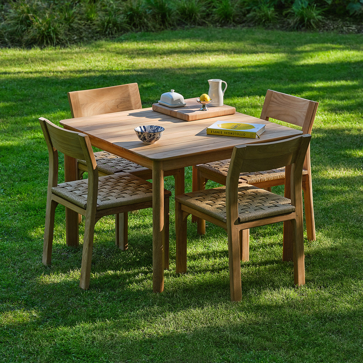 PIANA - Set da giardino in teak massiccio e rattan per 4 persone.