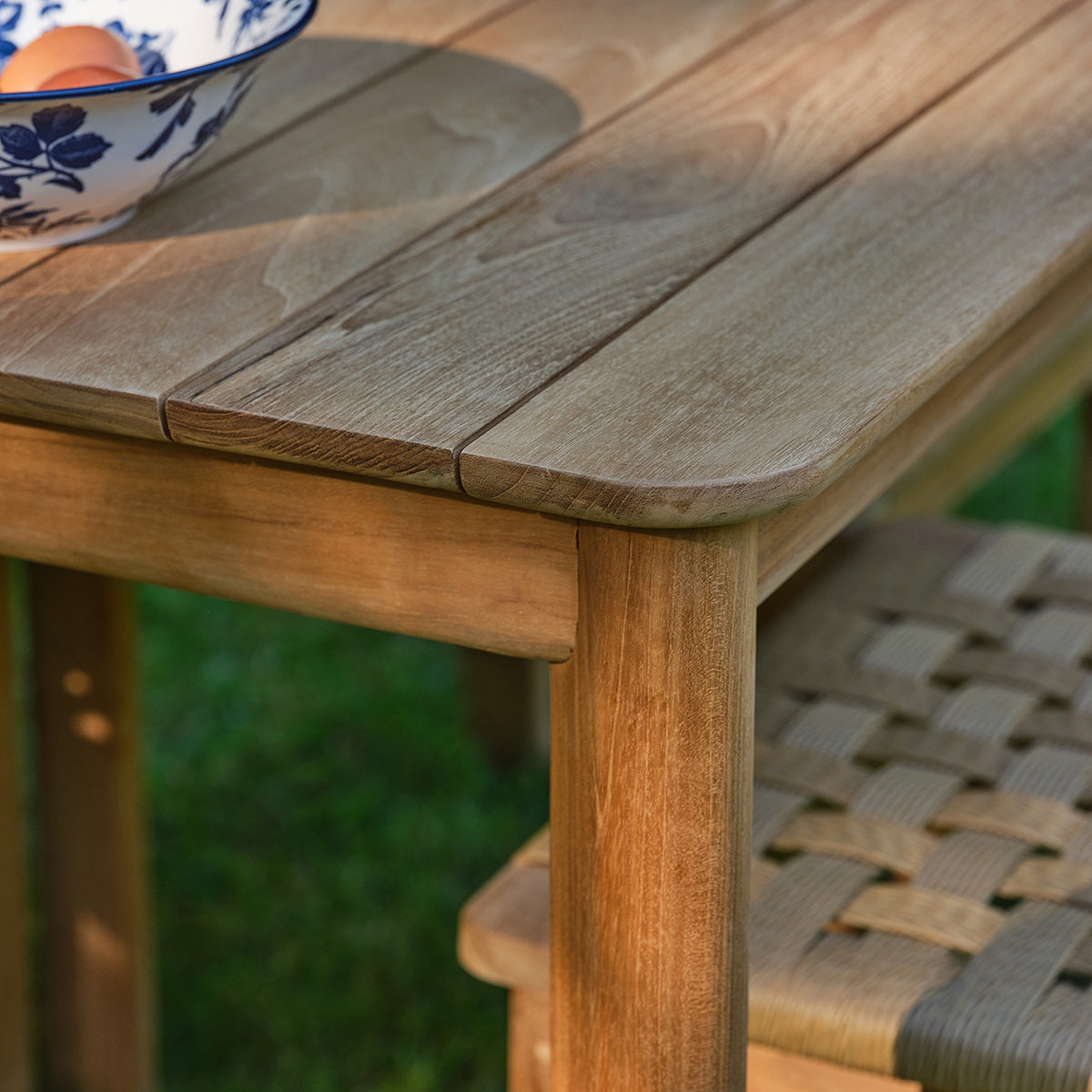 PIANA - Set da giardino in teak massiccio e rattan per 4 persone.