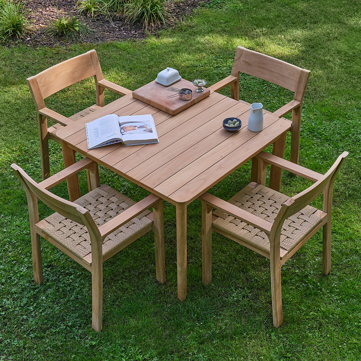 PIANA - Set da giardino in teak massiccio e rattan per 4 persone.