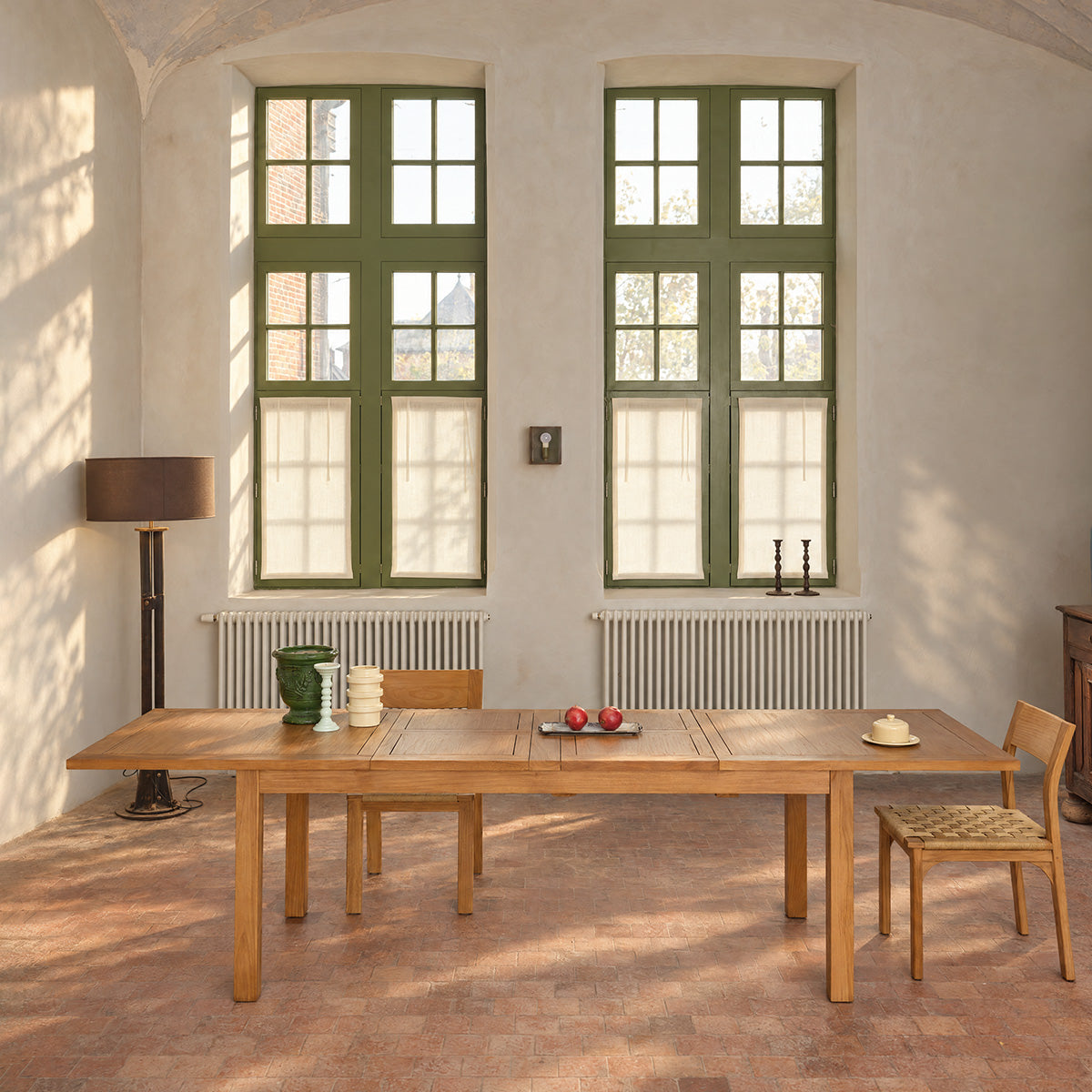UZES - Tavolo allungabile in teak massiccio per 10 persone.