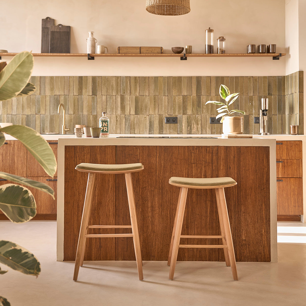 AMBRE - Sgabello da bar in teak massello con seduta in velluto a coste 75 cm