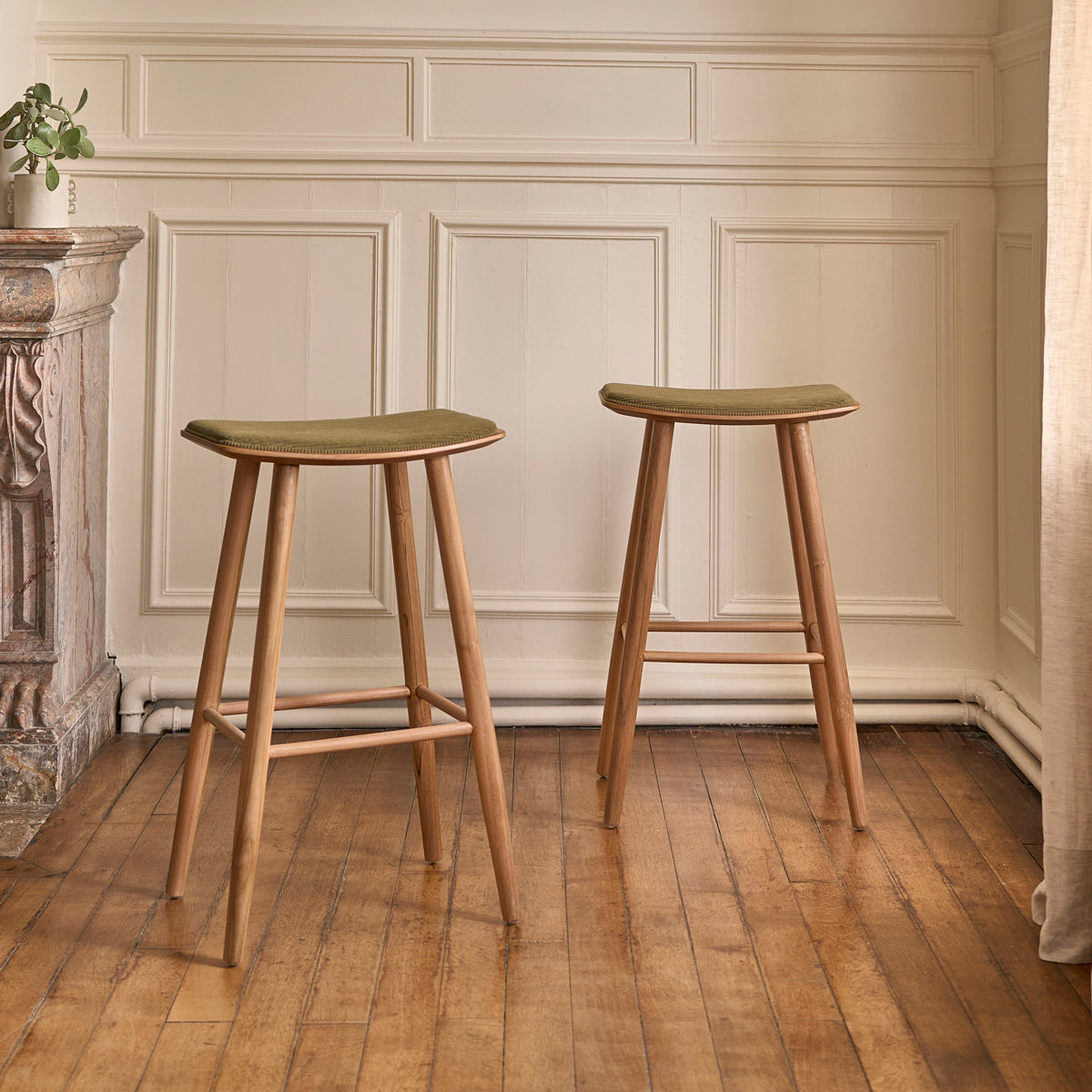 AMBRE - Set di 2 sgabelli in teak massello con seduta in velluto a coste 75 cm