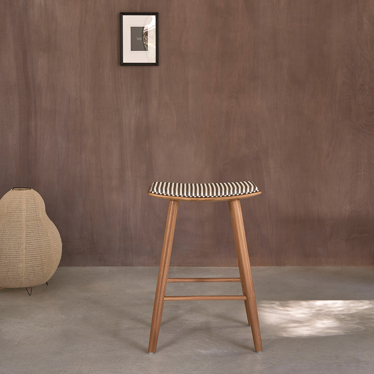 AMBRE - Sgabello da bar in teak massello con seduta a righe 65 cm