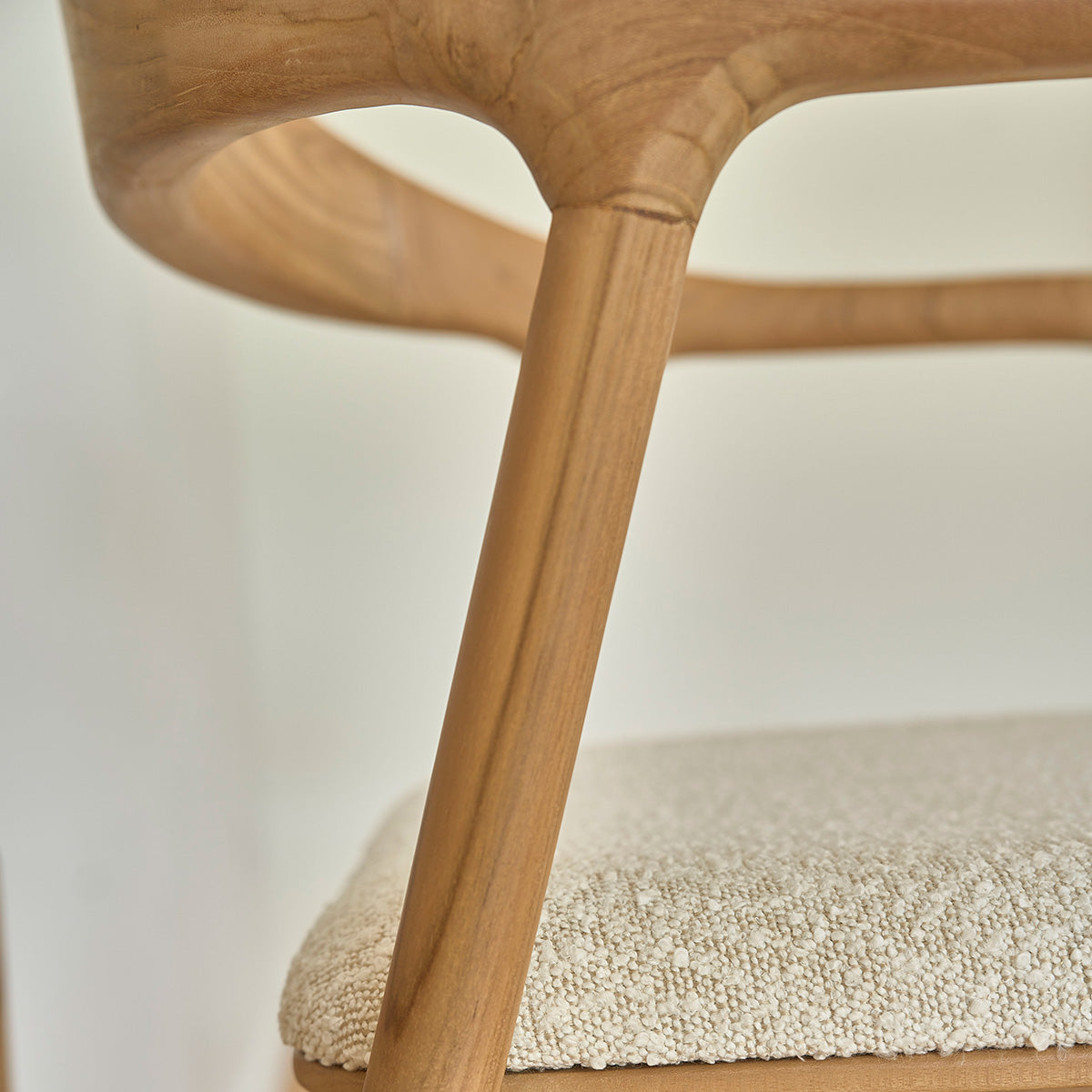 AMBRE - Sedia in teak massello con seduta bouclé