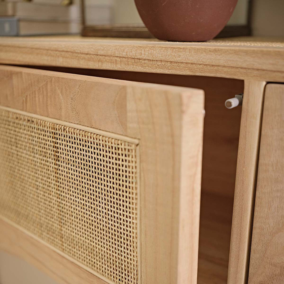 MAËL - Credenza in mindi massello e cannage 190 cm