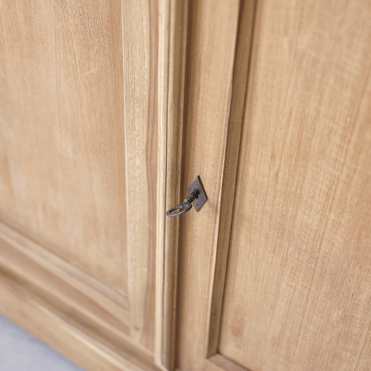 BOSTON - Vetrinetta in teak massello 120 cm