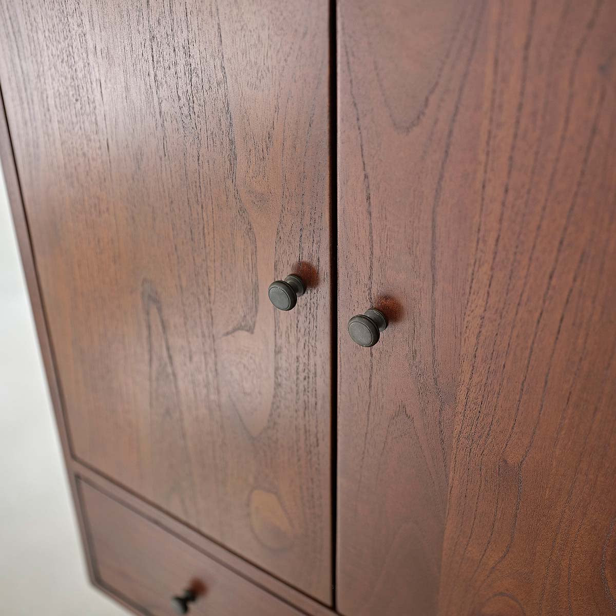 1305-commode_en_mindi_massif_finition_noyer_90_cm-04.jpg