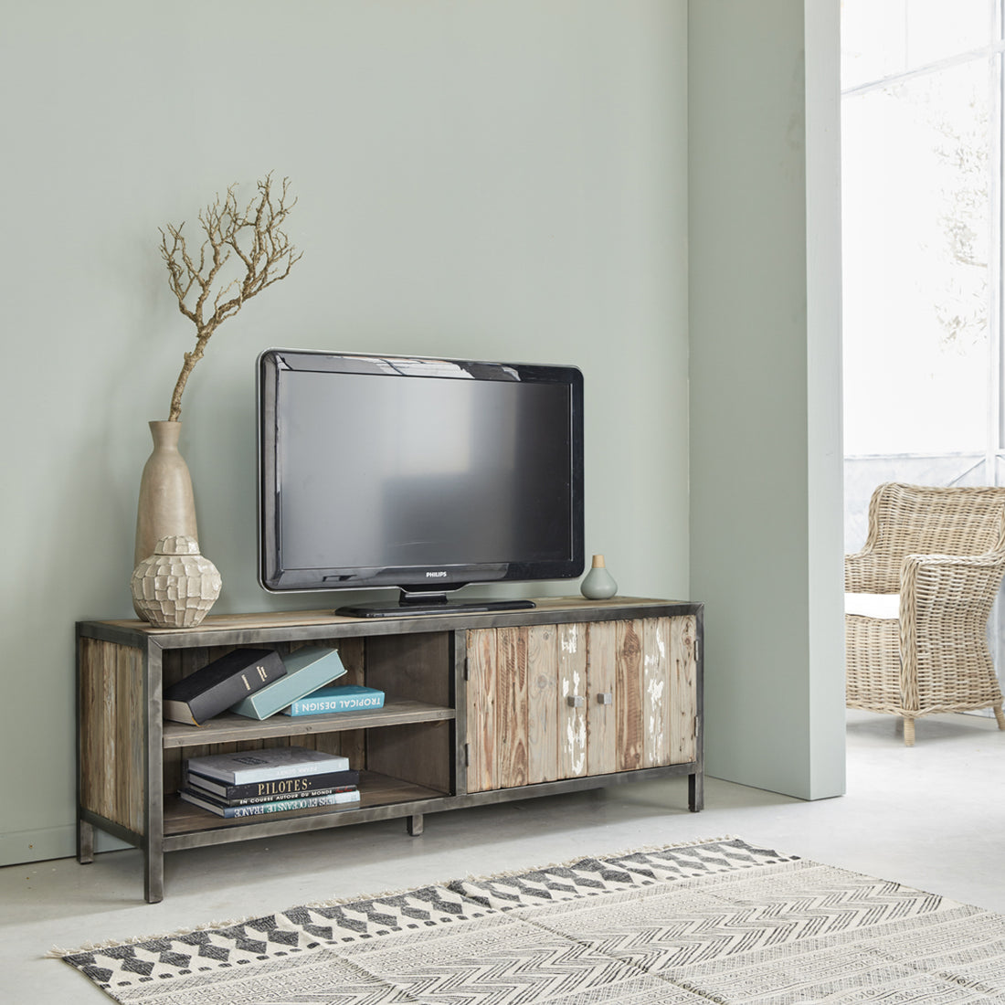 INDUS - Mobile porta TV in legno massello riciclato e metallo 150 cm