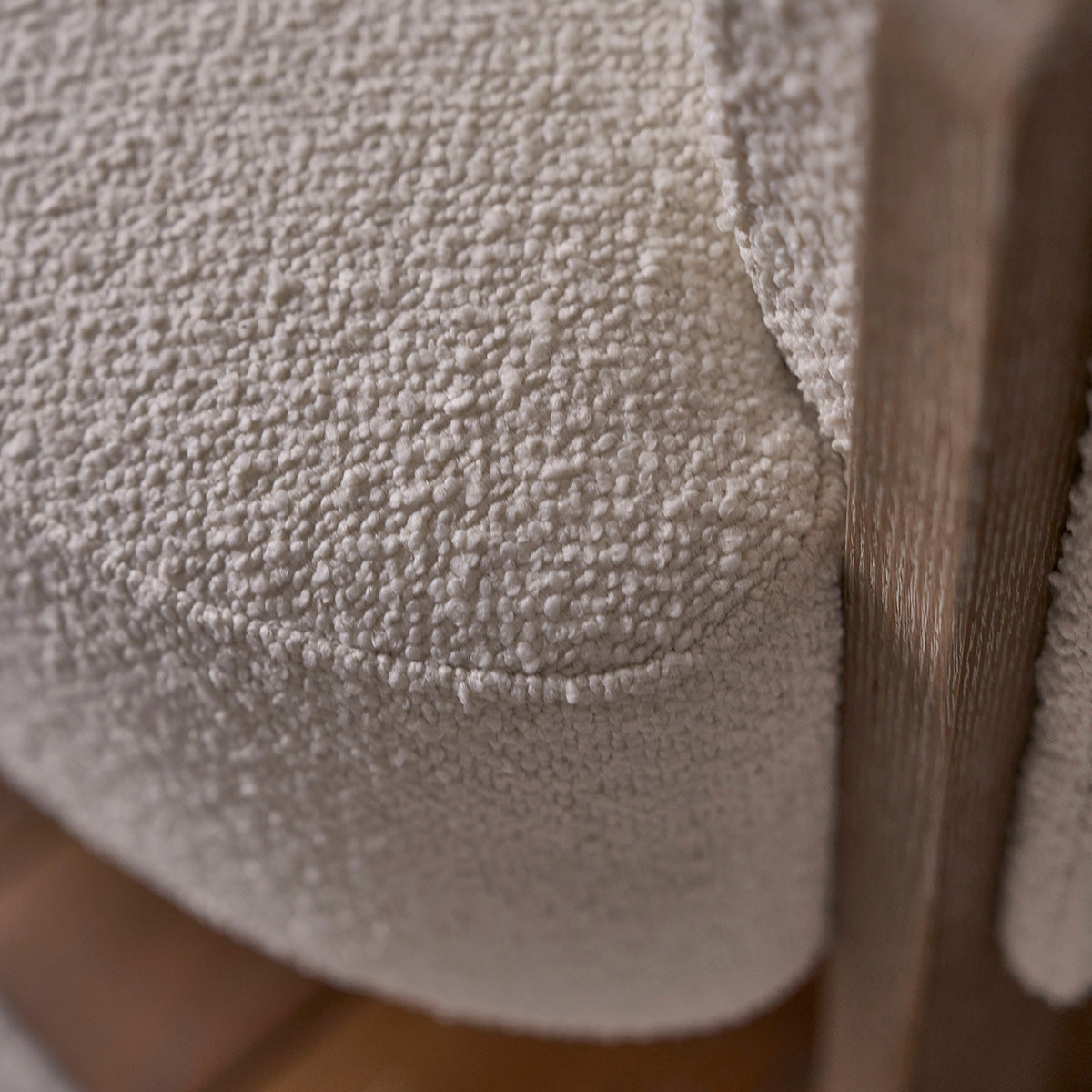 MALO - Poltrona in rovere massello e tessuto bouclé écru