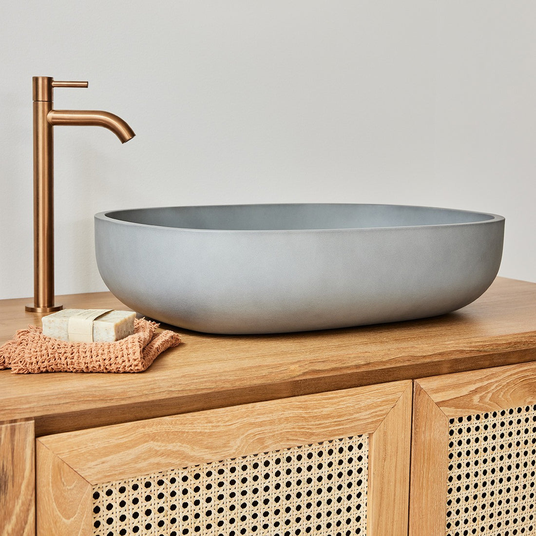 PURE - Lavabo in cemento grigio ovale 50 cm