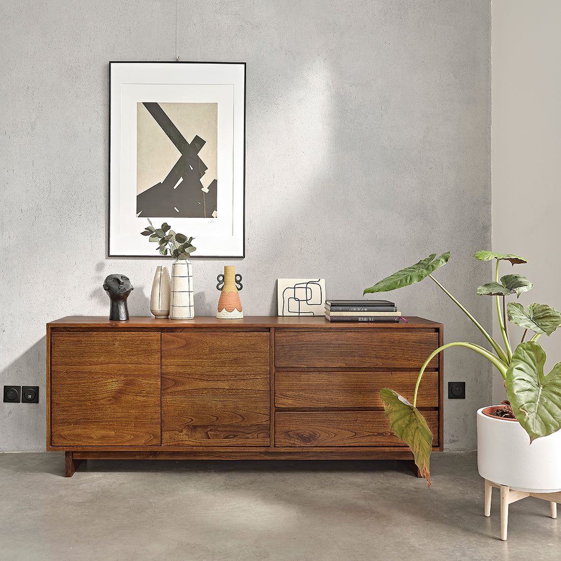 MILO - Credenza in mindi massello con finitura in noce 180 cm