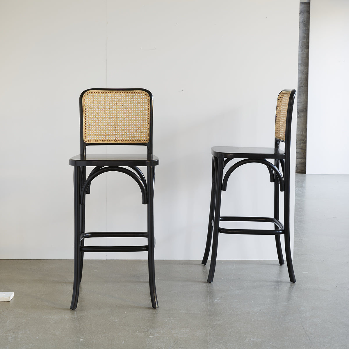 ARON - Sgabello da bar  in mogano massello e cannage