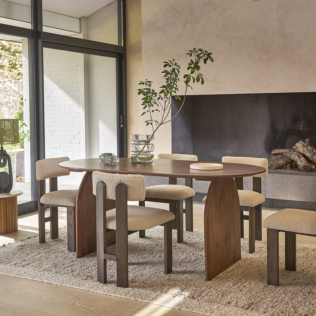 OCTAVIE - Tavolo in mango massello finitura in noce 6/8 pers.