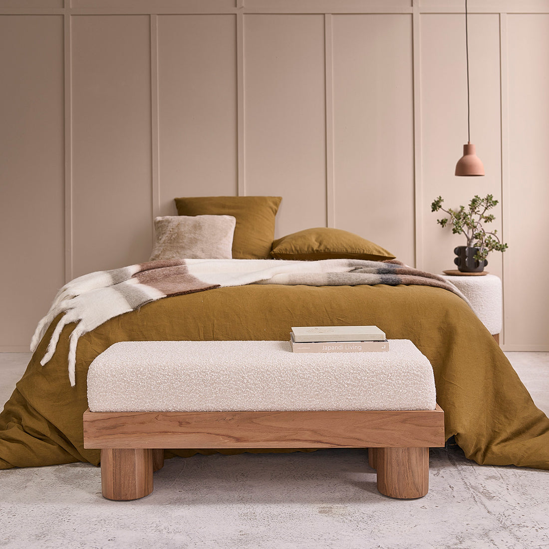 THÉODORE - Panca in teak massello e tessuto bouclé 100 cm