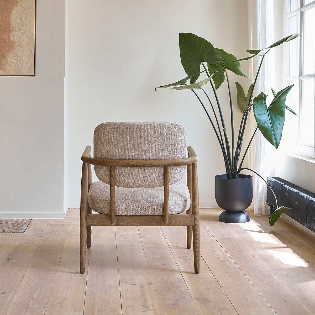 EUGÈNE - Poltrona in legno di quercia con tessuto beige screziato