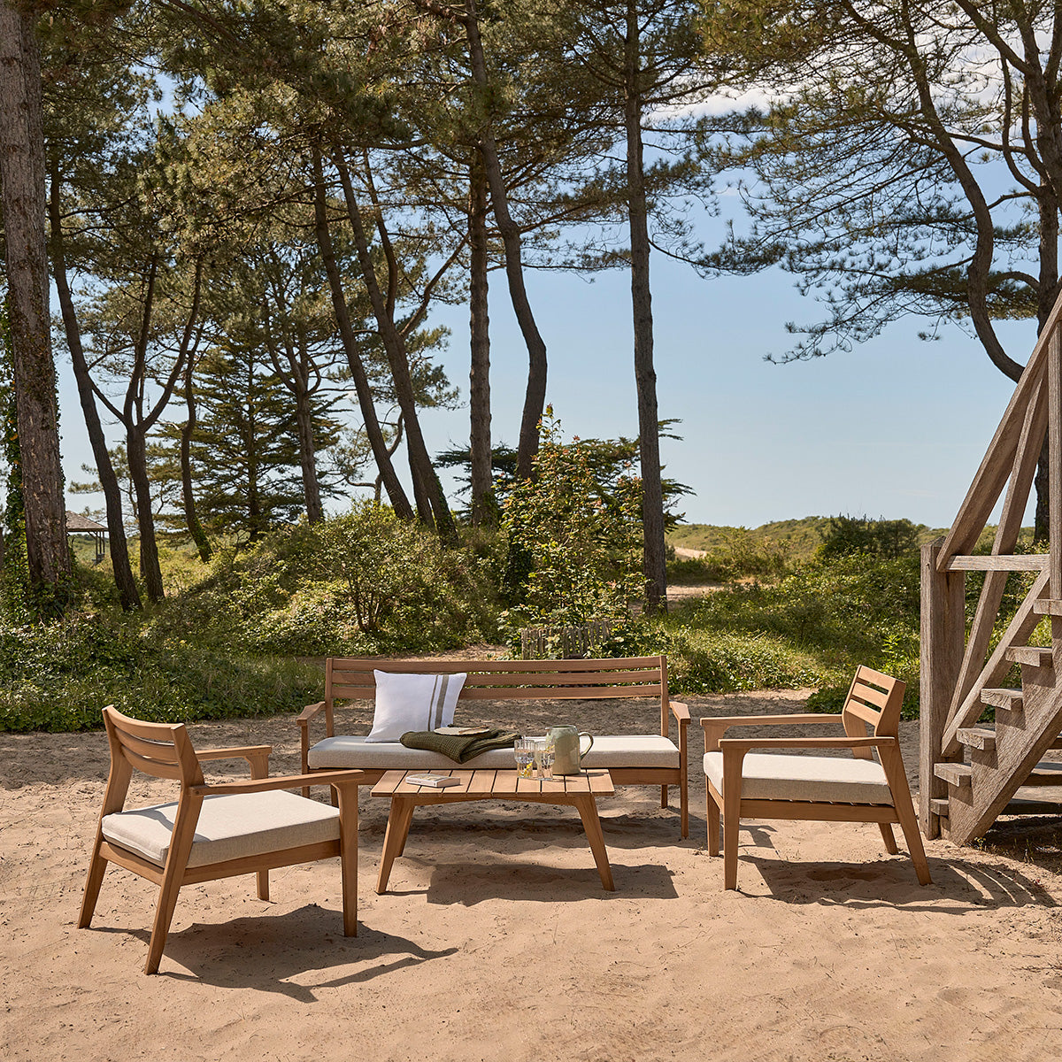 BARI - Set di mobili da giardino bassi in teak massello