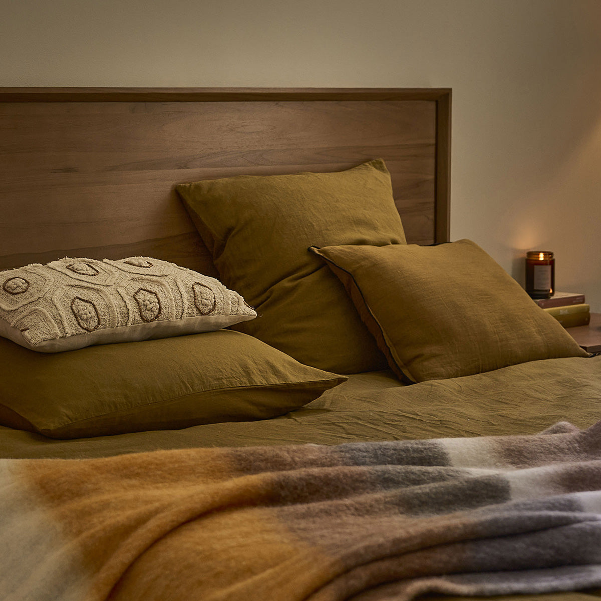 Collezione Gustave - Letto in teak massiccio da 180 cm con rete