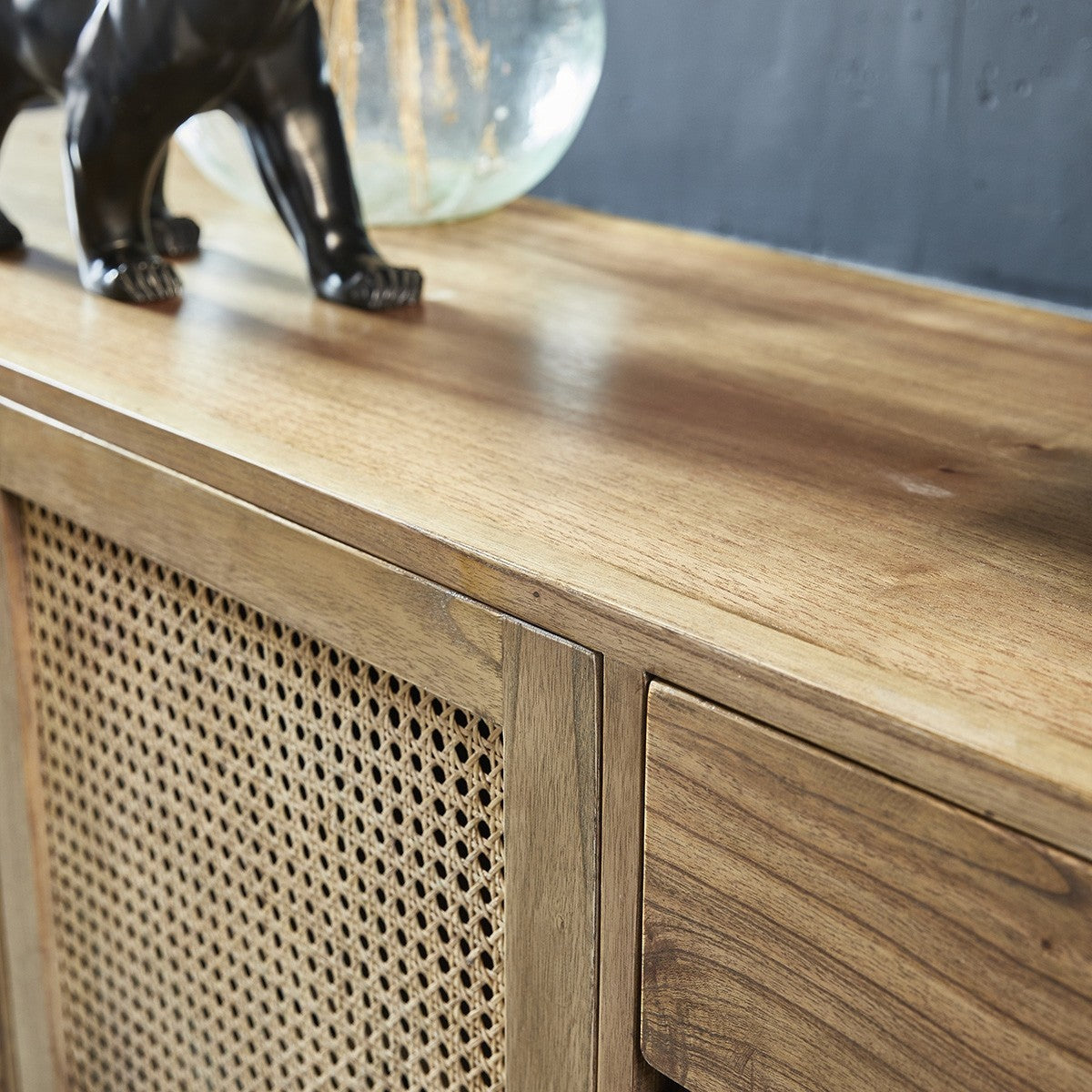 HANA - Cassettiera in mindi massello e cannage 175 cm