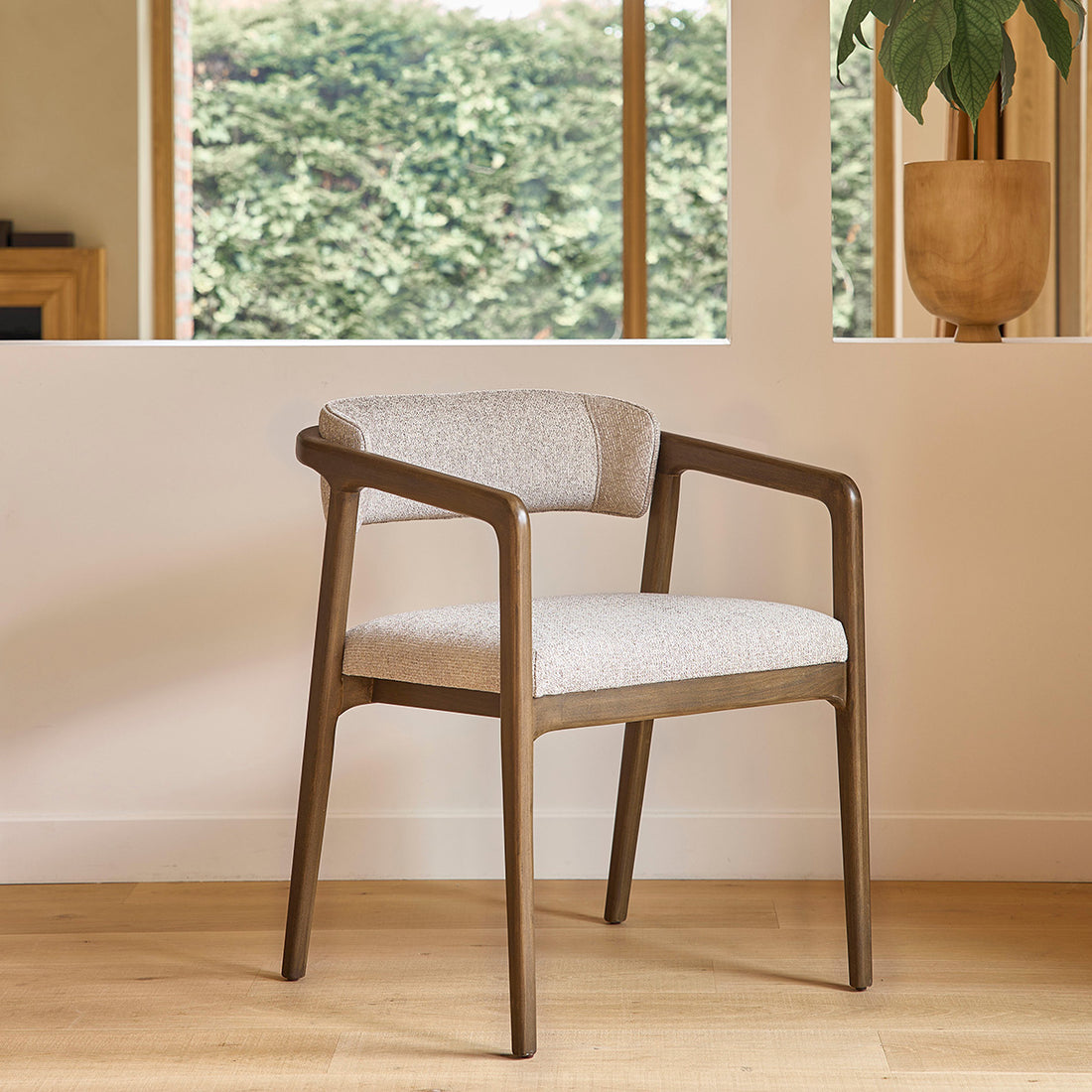 ÉLOI - Sedia in legno massello con tessuto beige screziato